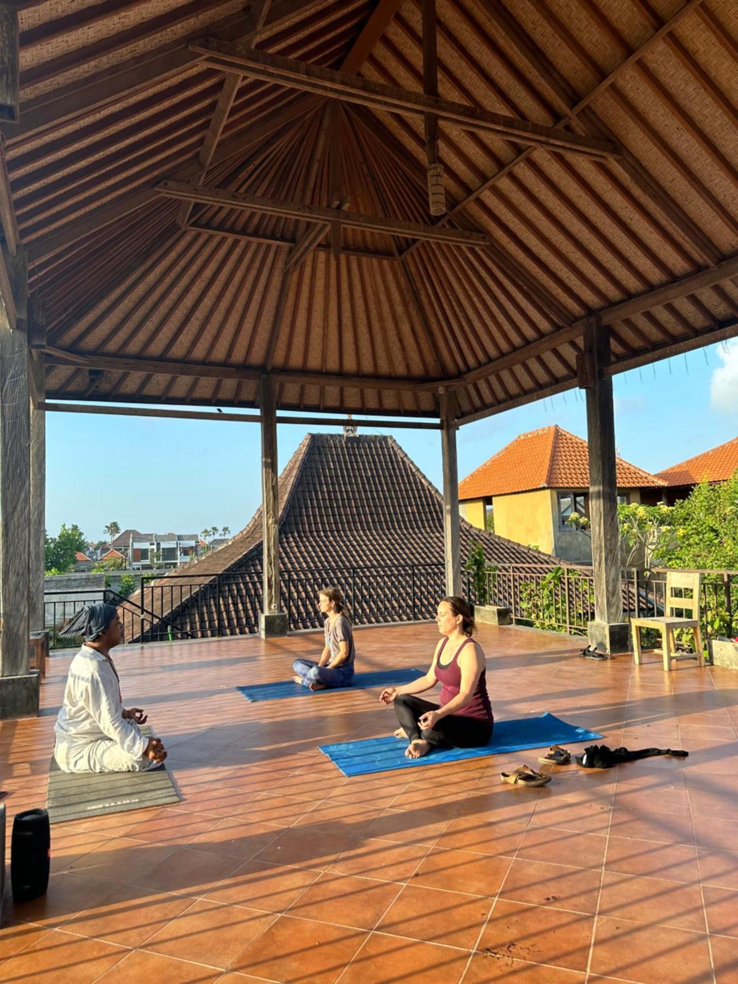 Diuma Residence Yoga Meditation Retreat And Healing Center Sanur  Exterior photo