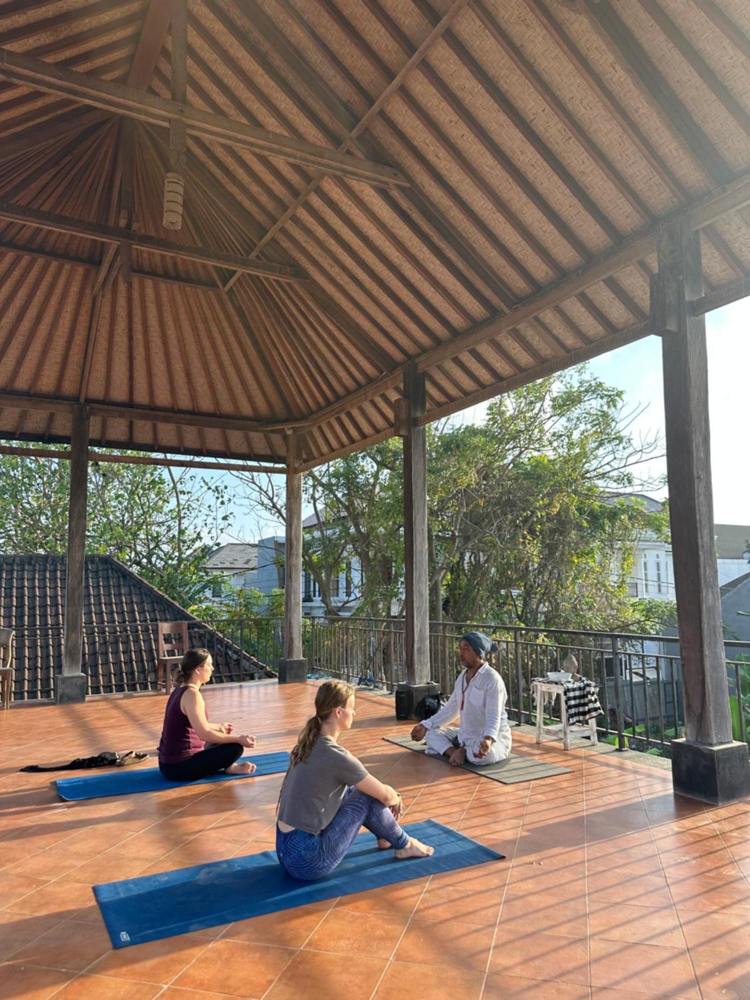 Diuma Residence Yoga Meditation Retreat And Healing Center Sanur  Exterior photo