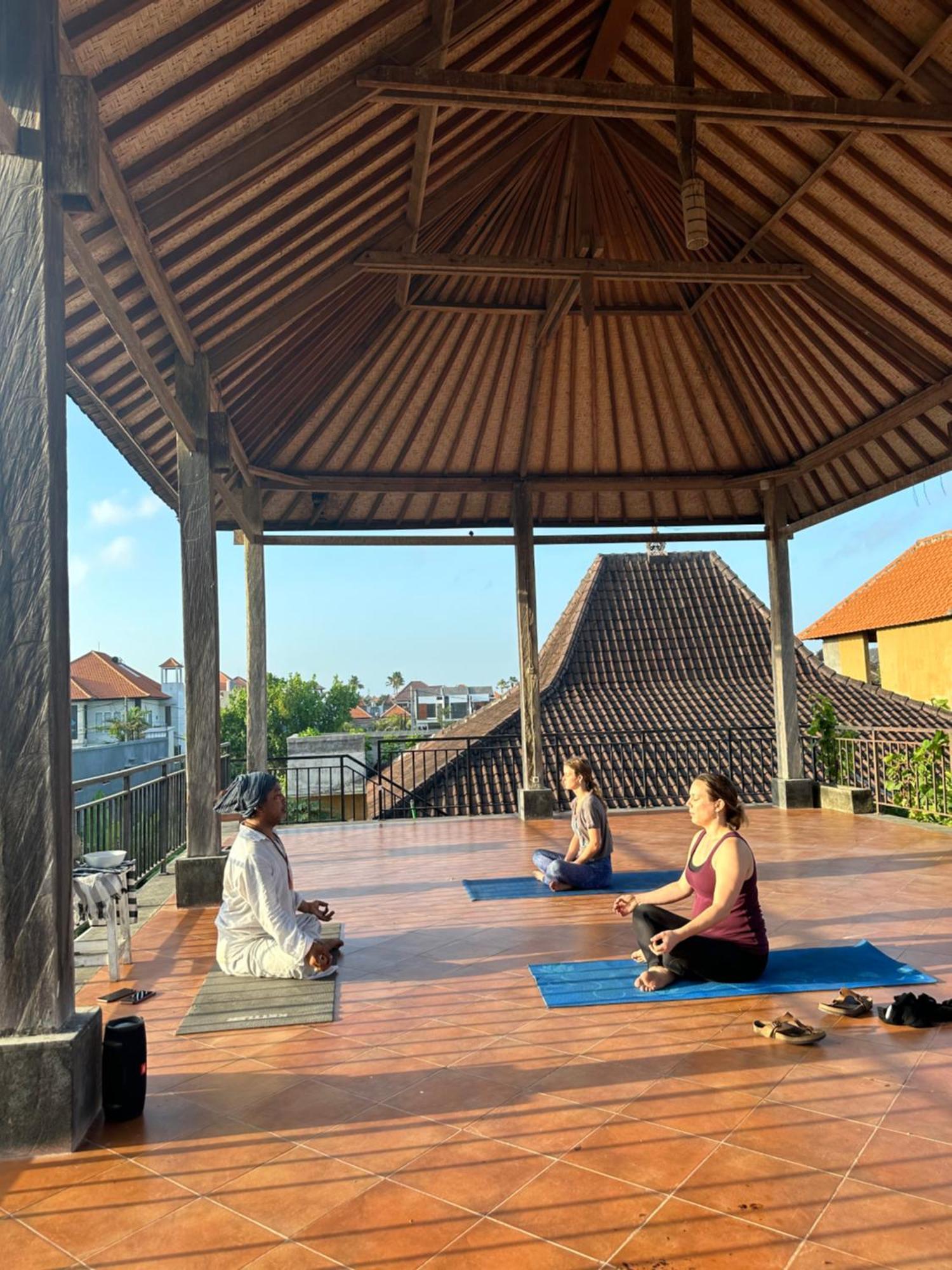 Diuma Residence Yoga Meditation Retreat And Healing Center Sanur  Exterior photo