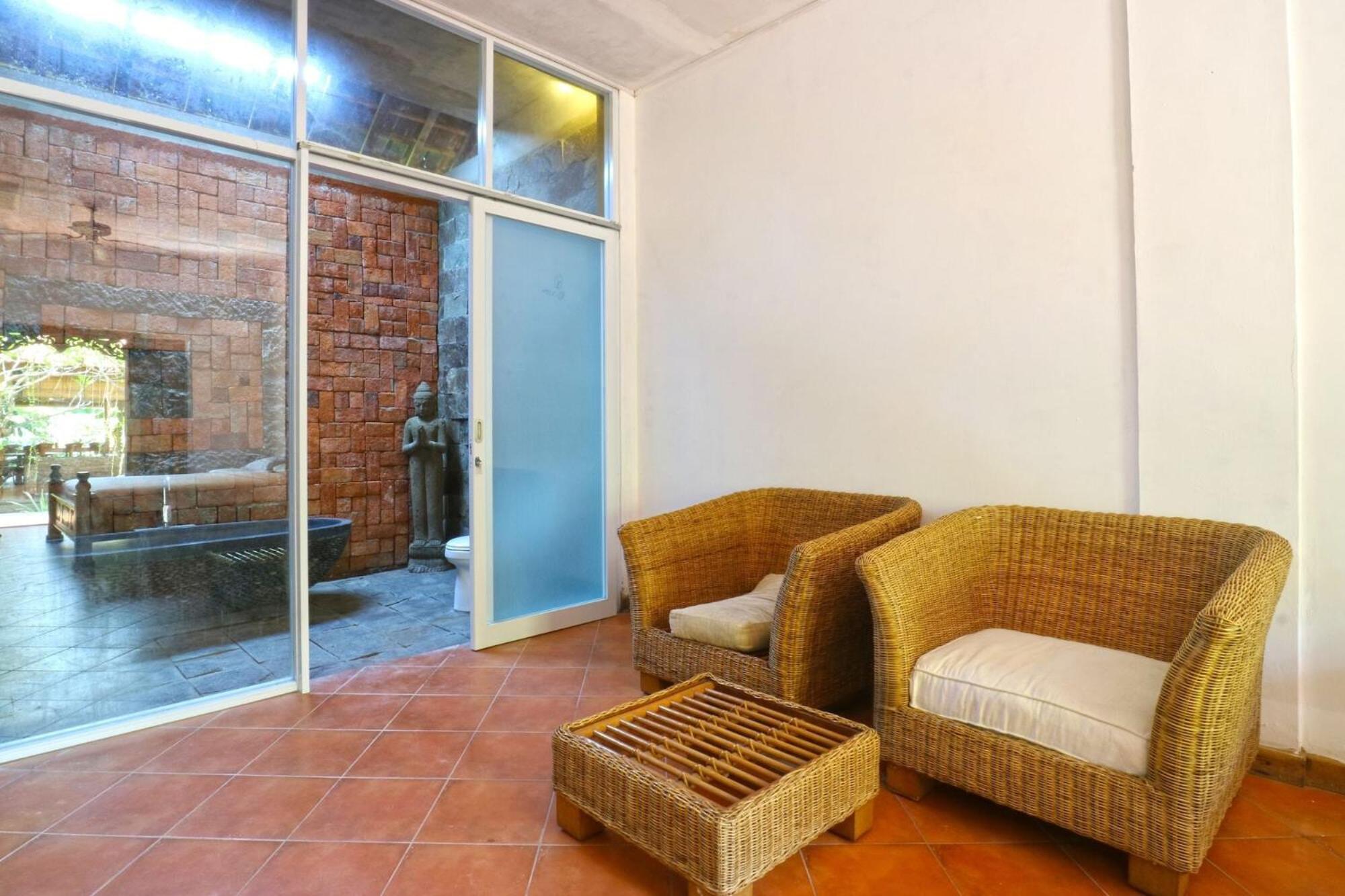 Diuma Residence Yoga Meditation Retreat And Healing Center Sanur  Exterior photo